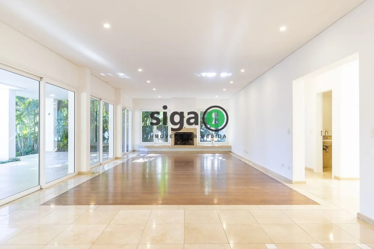 Foto do imóvel Casa em Condomínio a venda na Chácara Flora com 4 quartos