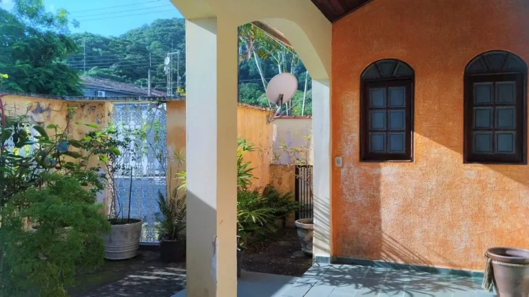 Imagem Linda casa à venda no bairro Canto do Morro- Iguape/SP