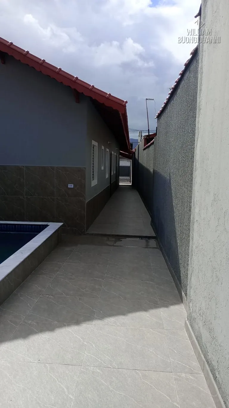 Imagem Casa à Venda - Mongaguá | 3 Dormitórios + Piscina | R$ 379.000