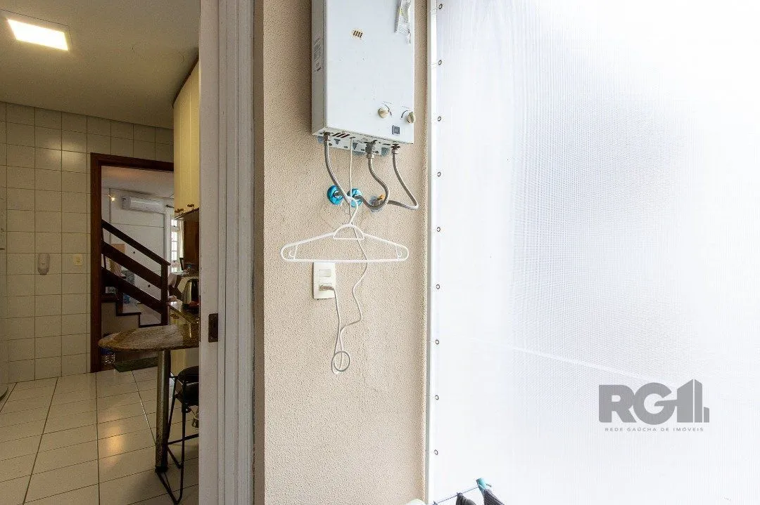 Imagem Casa em condomínio à venda, 4 quartos, 2 suites, 2 vagas - Bairro Tristeza