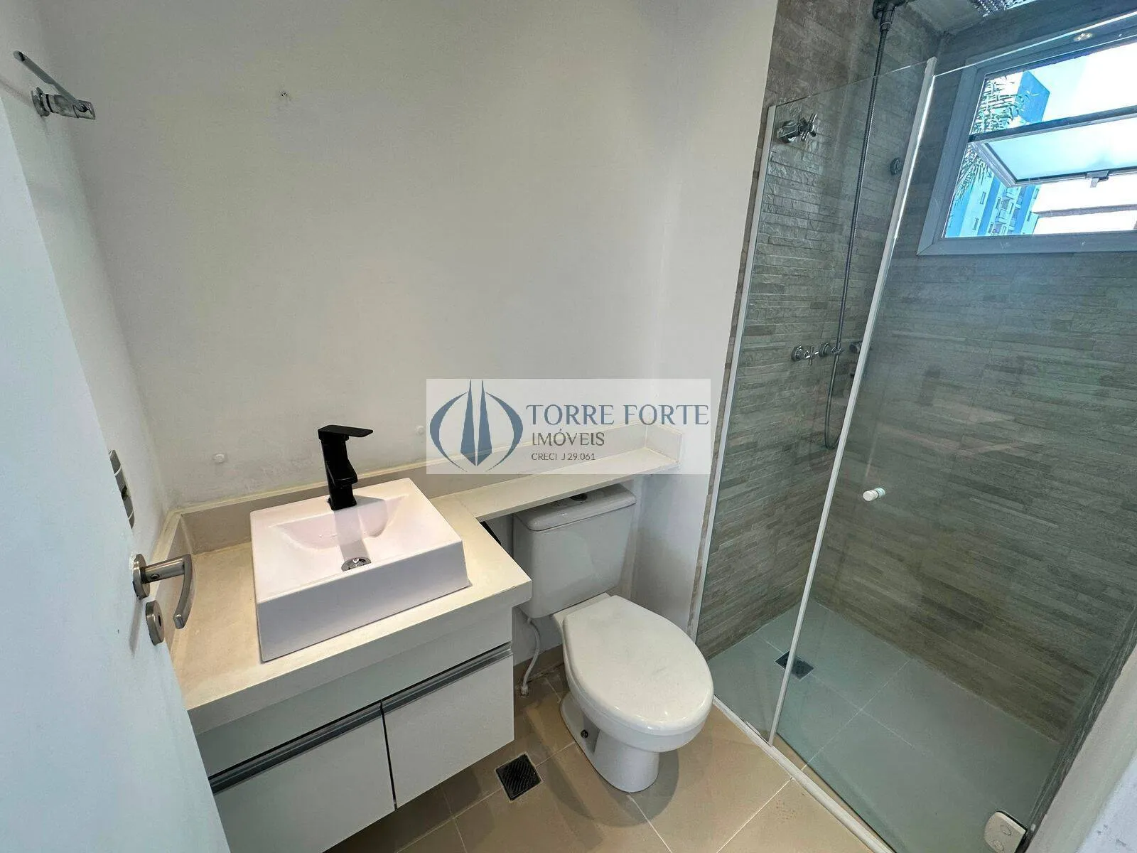 Imagem Lindo Apartamento com 2 dormitorios 2 vagas , varanda na Vila Carrão.