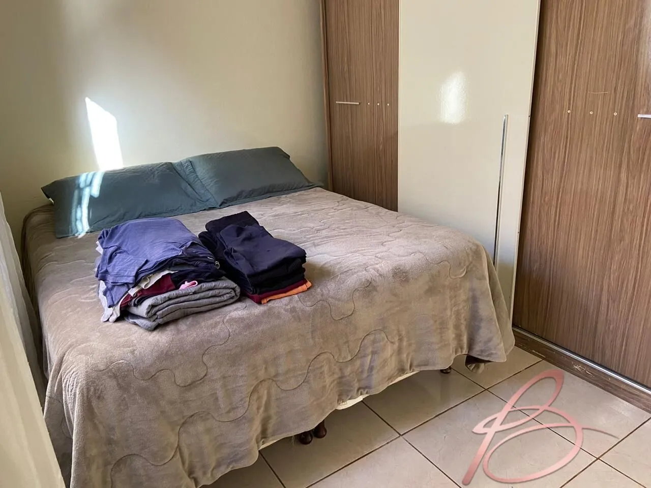 Imagem Casa de 2 pisos com 4 dormitórios á venda no Cordeiros