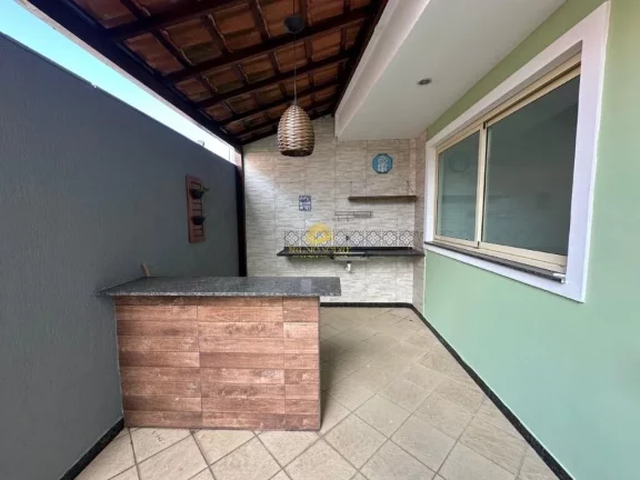 Imagem Descubra a tranquilidade e a conveniência de morar em uma casa duplex charmosa e completa em Guarap...