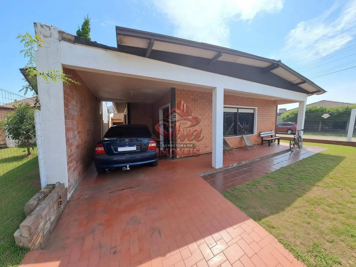 Imagem C799 | Casa de esquina à venda a 150m do mar no Mariluz