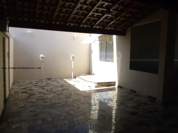 Imagem Casa para Venda em Limeira, Parque Residencial ANAVEC, 3 dormitórios, 1 suíte, 3 banheiros, 5 vagas