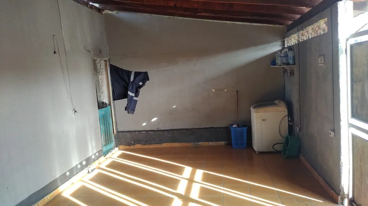 Imagem Casa à venda 3 Quartos, 1 Vaga, 70M², Castolira, Pindamonhangaba - SP