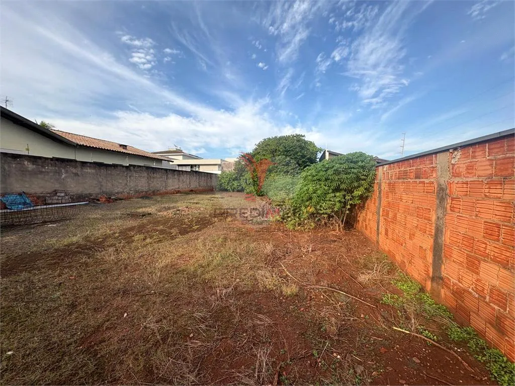Foto do imóvel Lote/Terreno de 517m² no bairro Jardim Itamaraty, em Lençóis Paulista