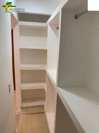 Imagem LINDO SOBRADO EM CONDOMÍNIO FECHADO À VENDA