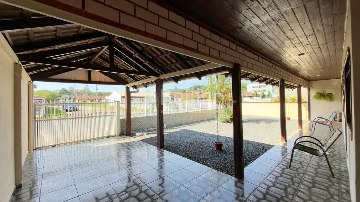 Imagem Casa com 4 Quartos e Terreno de 360m² no bairro do Sol em Indaial com fácil acesso para Blumenau!