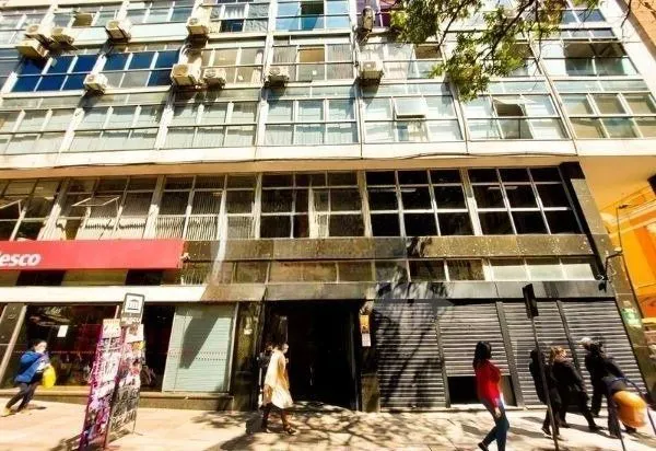 Imagem Libertas Imobiliária vende loja comercial terrea com 252 m² privativos no Centro