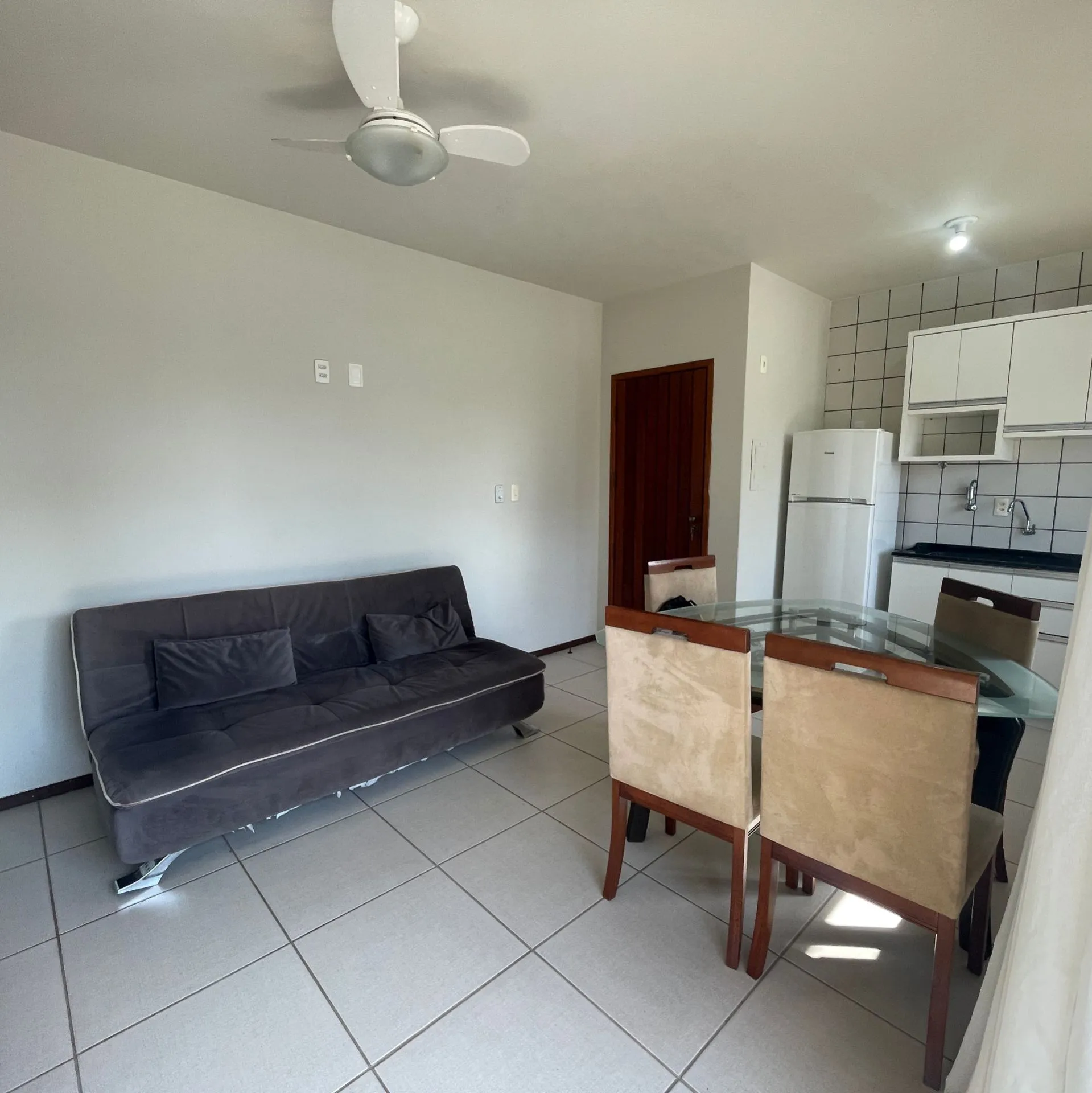 Imagem Apartamento de um dormitório, semimobiliado, para locação anual em Jurerê
