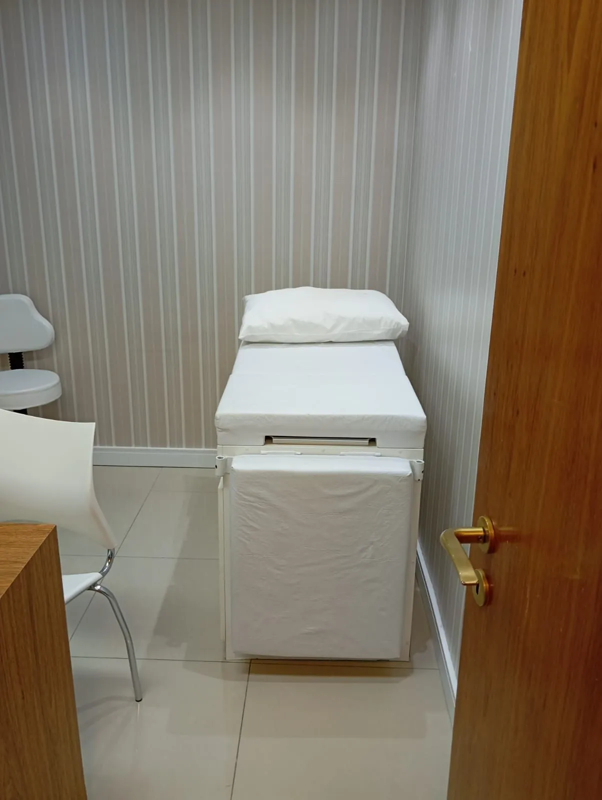 Imagem Consultório médico todo mobiliado no MOINHOS