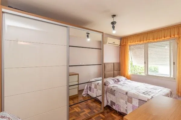 Imagem Vende-se apartamento com 2 quartos, 62 m² e 1 vaga