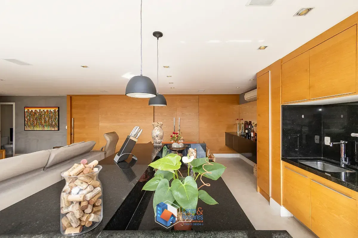 Imagem Apartamento para venda em Saúde com 4 quartos, sendo 2 suítes, 160m²