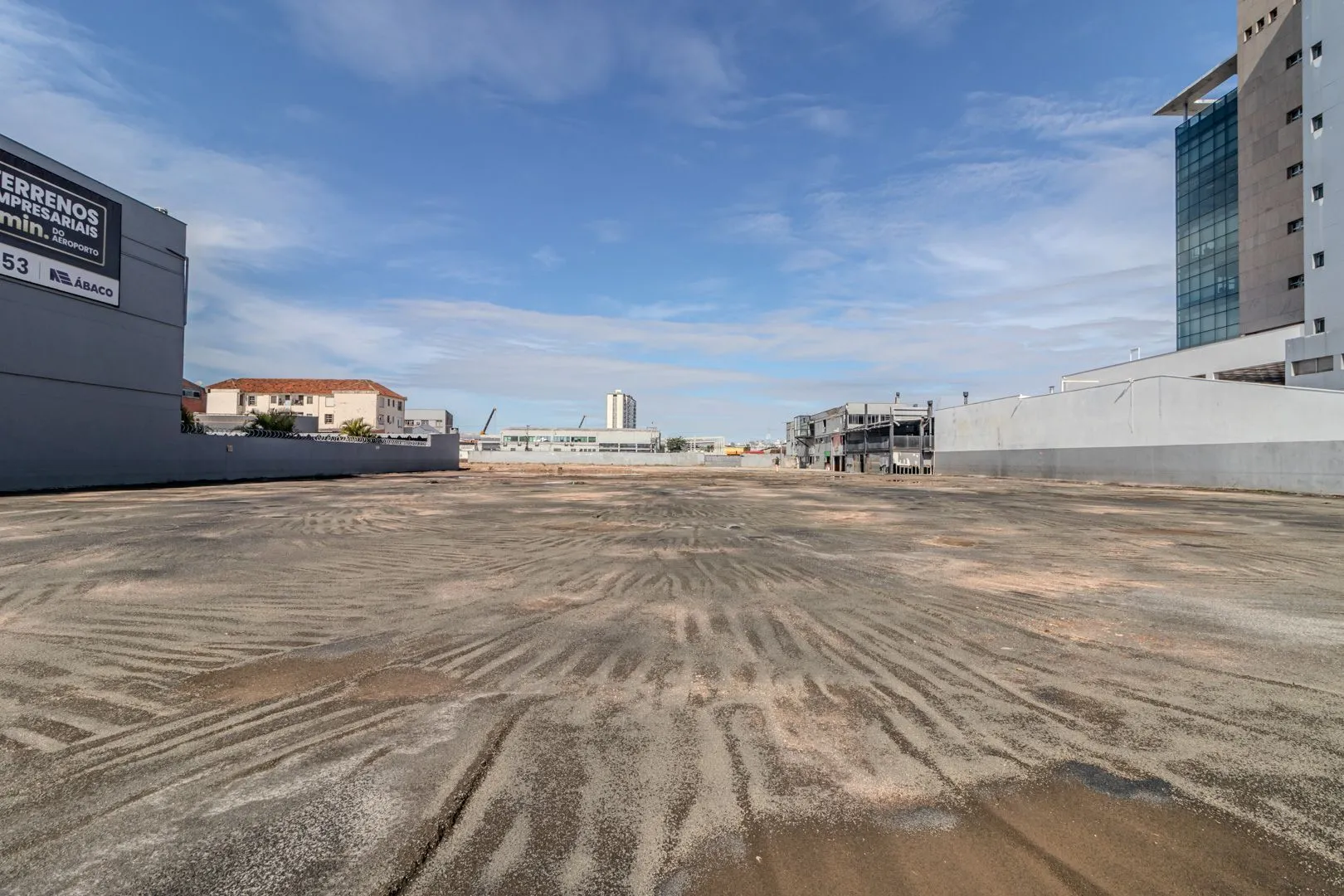 Imagem EXCELENTE TERRENO COM 10.000 M²