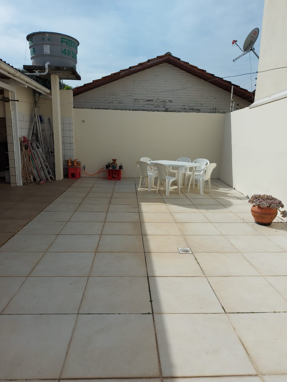 Imagem Casa com 4 Quartos à Venda, 330 m² em Coqueiros - Florianópolis