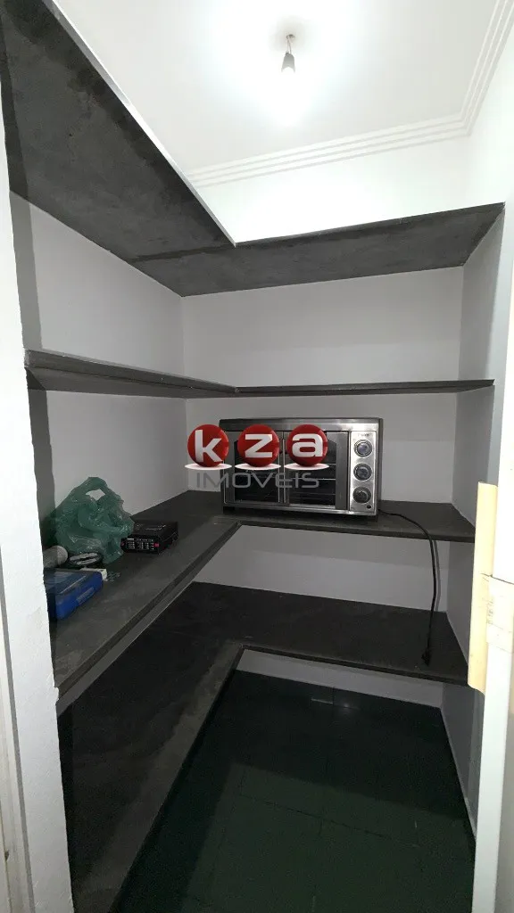 Imagem Casa em Condomínio de Alto Padrão na Vila Faustina II em Valinhos-SP - 3 Quartos, 1 Suíte, 2 Salas, 4 Banheiros, 4 Vagas - 212m².