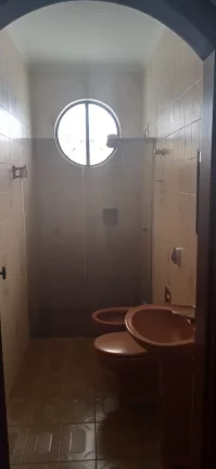 Imagem Residencia localizada no Estoril II, completa em armarios, 4 suítes.