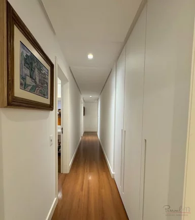 Imagem Apartamento situado em área nobre do centro, em localização privilegiada em Florianópolis! Próx...