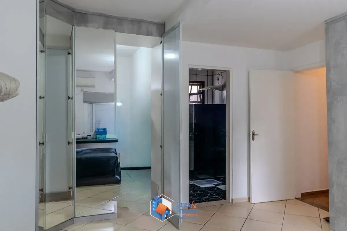 Imagem Sobrado para venda em Vila do Castelo com 3 quartos, sendo 1 suíte, 250m²