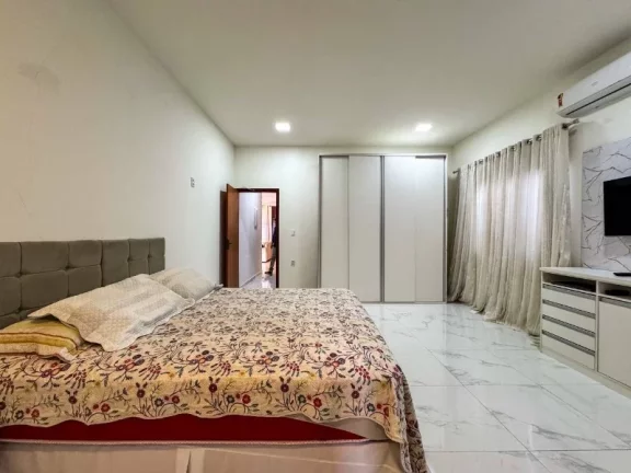 Imagem Casa em Alto Padrão, no condomínio Reserva do Parque , com 3 suítes, semi-mobiliada, climatizada e piscina , aceita financiamento bancário