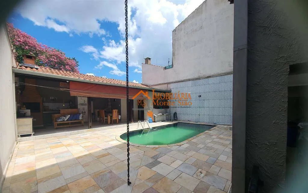 Imagem Sobrado com 5 dormitórios à venda, 300 m² por R$ 1.280.000,00 - Portão - Arujá/SP