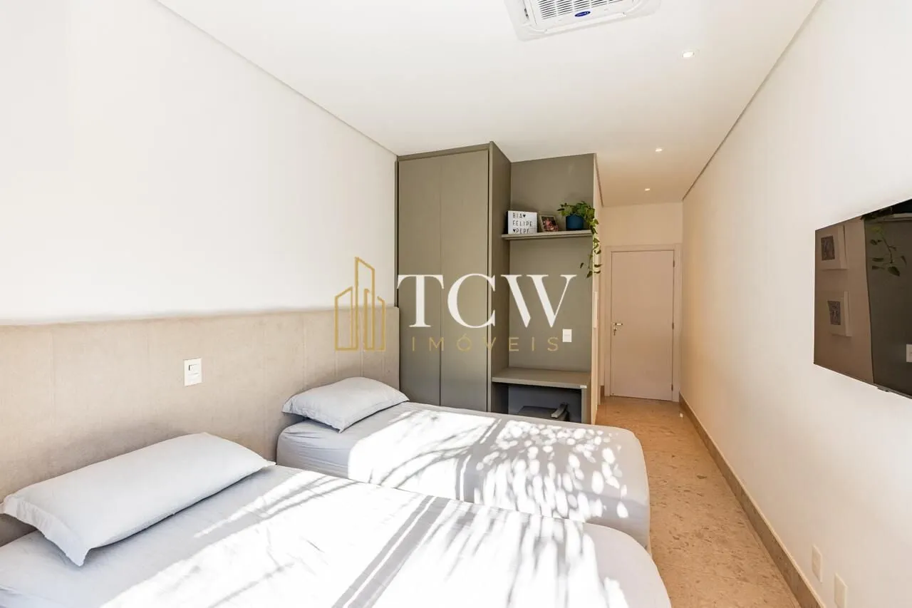 Imagem Casa em Condomínio de Alto Padrão à Venda no Campo Belo | 3 Dorms, 2 Suítes | 536 m² | 4 Vagas | São Paulo/SP