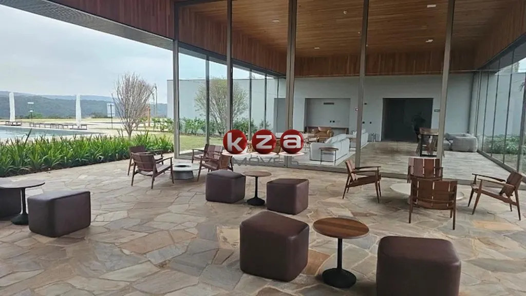 Imagem Terreno de 2.100 m² à venda no Condomínio Portofino em Piedade-SP: Conquiste seu espaço exclusivo!