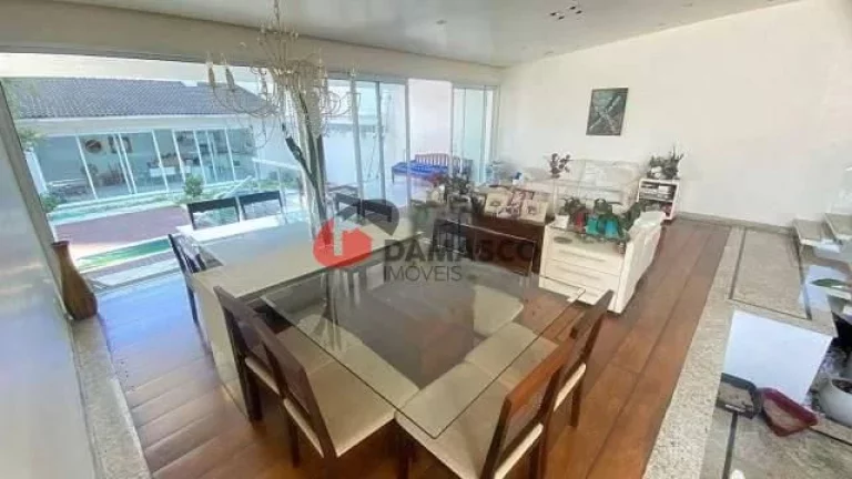 Imagem Sobrado à venda 3 Quartos, 3 Suites, 5 Vagas, 380M², Jardim, Santo André - SP