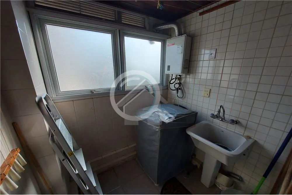 Imagem Apartamento, ensolarado de um dormitório, com peças amplas, semi-mobiliado, living dois ambientes,...