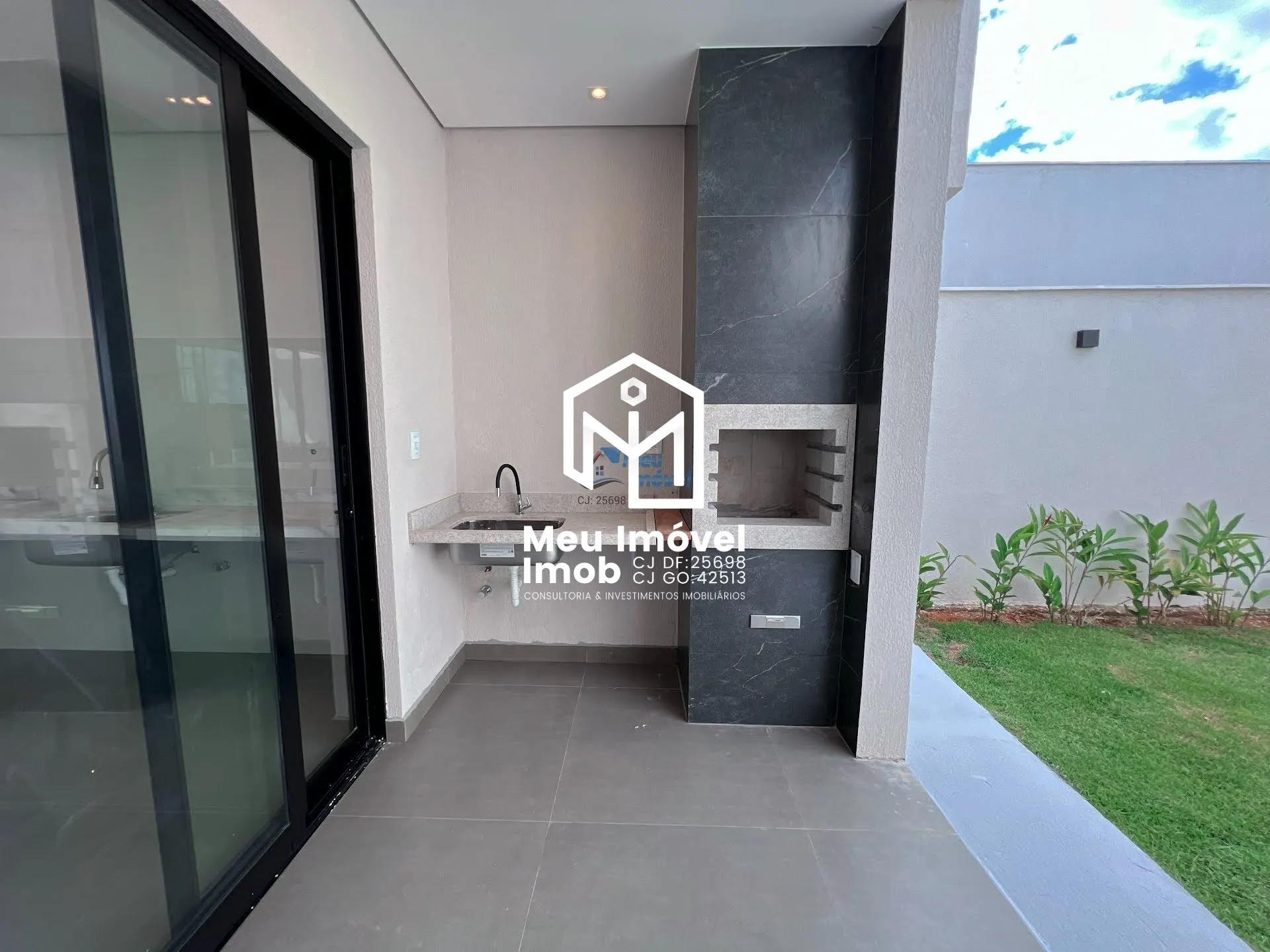 Imagem Aldeia III Casa 4 Quartos 2 Suítes 2 Vagas 190m² Lazer