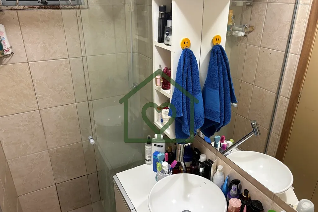 Imagem Excelente apartamento térreo à venda, localizado em condomínio fechado no bairro Rubem Berta, em ...