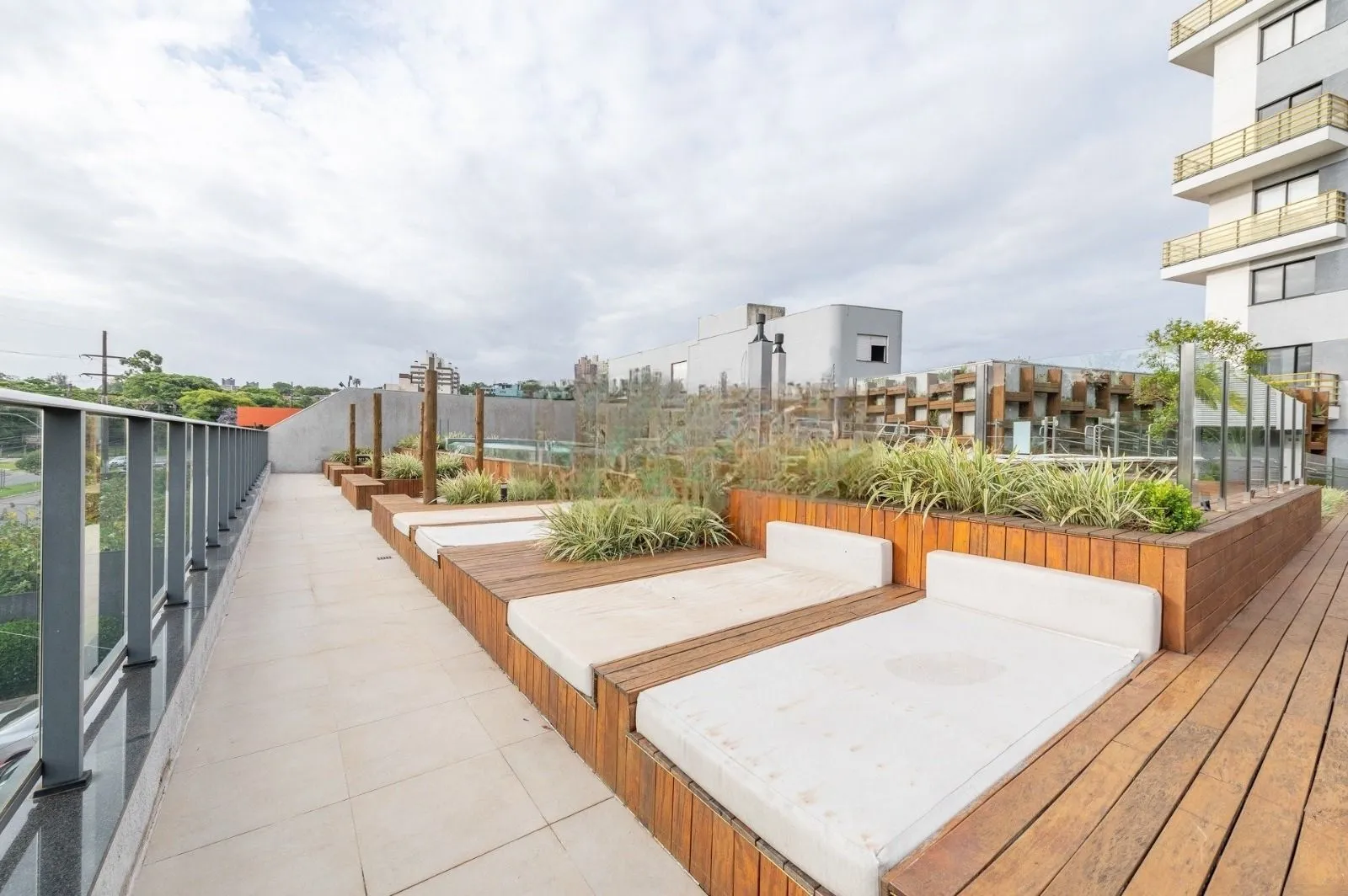 Imagem Yellow residence Apartamento de 2 Dormitórios Semimobiliado com 2 Vagas Próximo a Pucrs
