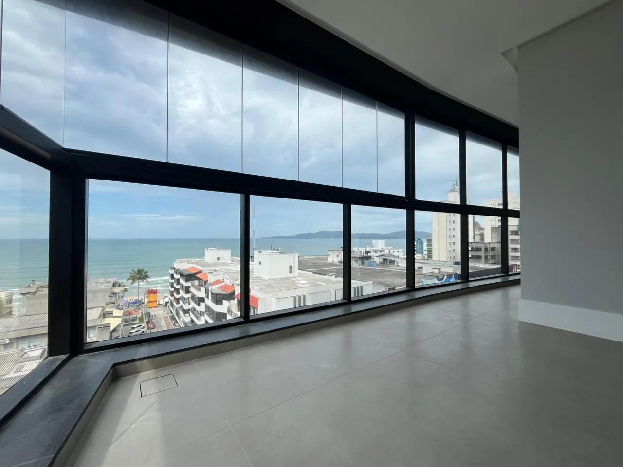 Imagem Apartamento com vista para o mar à venda com 200m2 por R$ 4.700.000,00