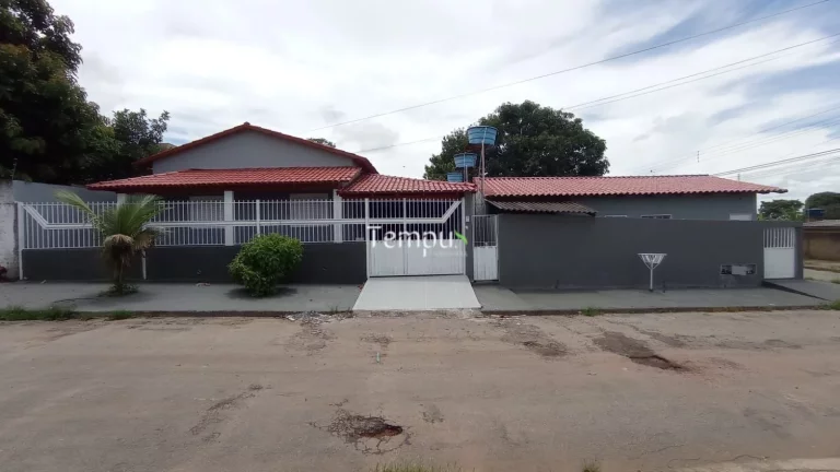Imagem Casa Padrão, Casa com 2 dormitórios + 3 barracões à venda, 300 m² por R$ 450.000 - Cidade Livre - Aparecida de Goiânia/GO