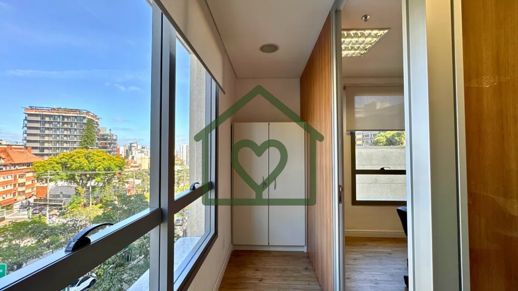Imagem Sala comercial no Urban Conpept de 58 m². 
 
Um box de garagem coberto e estriturado. Preço e disp...