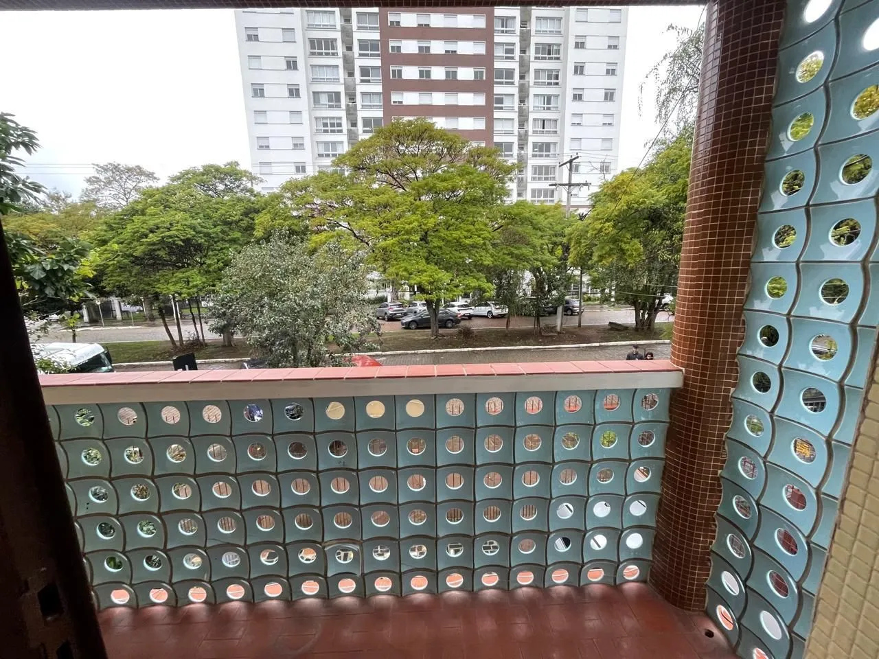 Imagem Terreno amplo com 690m², com duas casas construídas para moradia ou investyirdores!!