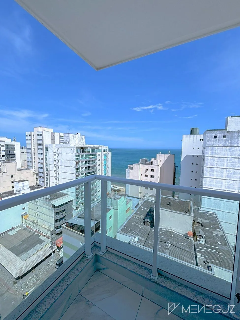 Imagem Vista para o Mar! Apartamento de 3 Quartos na Avenida Oceânica