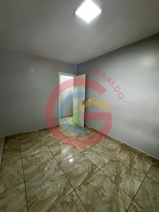 Imagem Casa térrea em condomínio. 2 quartos com 2 vagas.