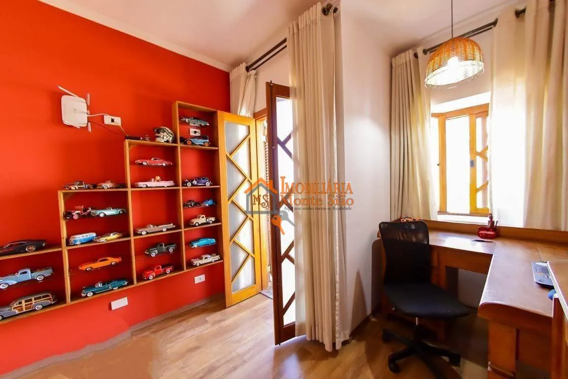 Imagem Sobrado com 4 dormitórios à venda, 267 m² por R$ 949.000,00 - Vila Barros - Guarulhos/SP