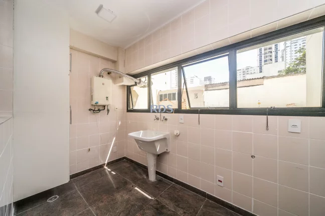 Imagem Venda de apartamento reformado com 4 dormitórios, sendo 2 suítes e duas vagas.