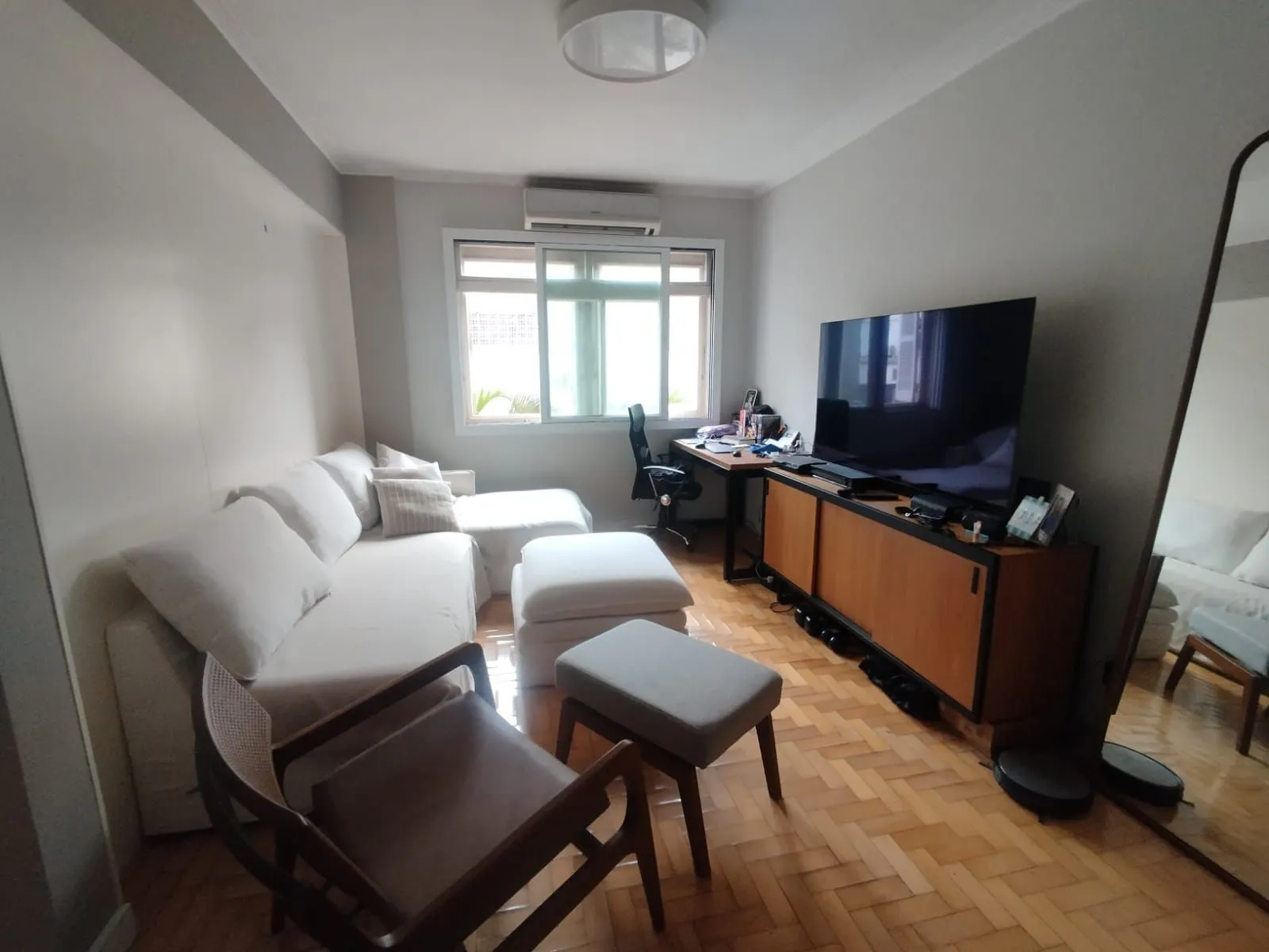 Imagem Apartamento com 3 dormitórios e vaga de garagem na João Pessoa - conforto e praticidade no coração de Porto Alegre!