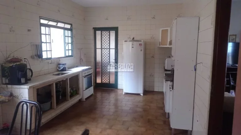 Imagem Casa à venda em Boa Vista, Uberaba - 3 dormitórios e suíte