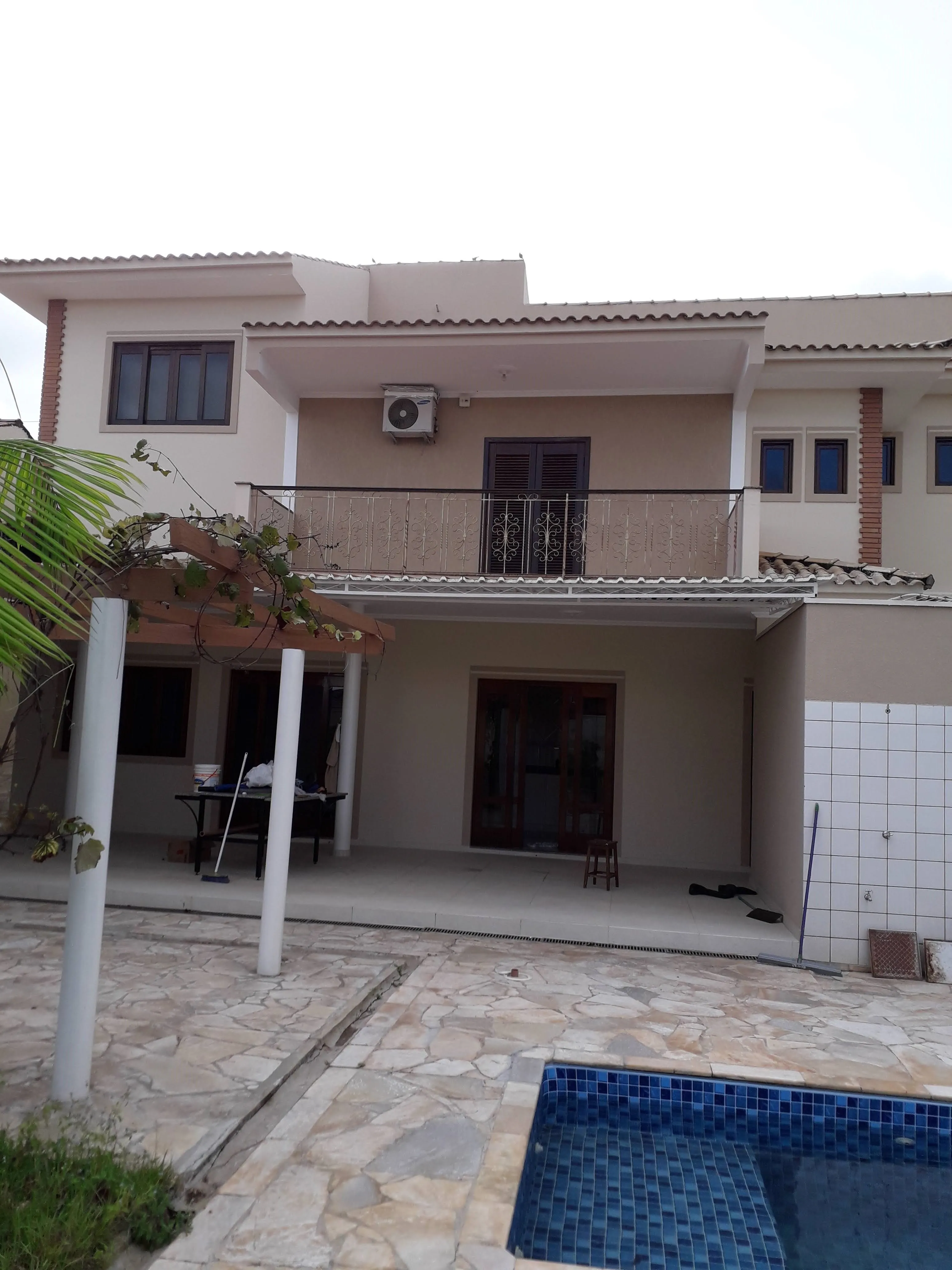Imagem Linda Casa no Condomínio Ibiti do Paço com 348m².