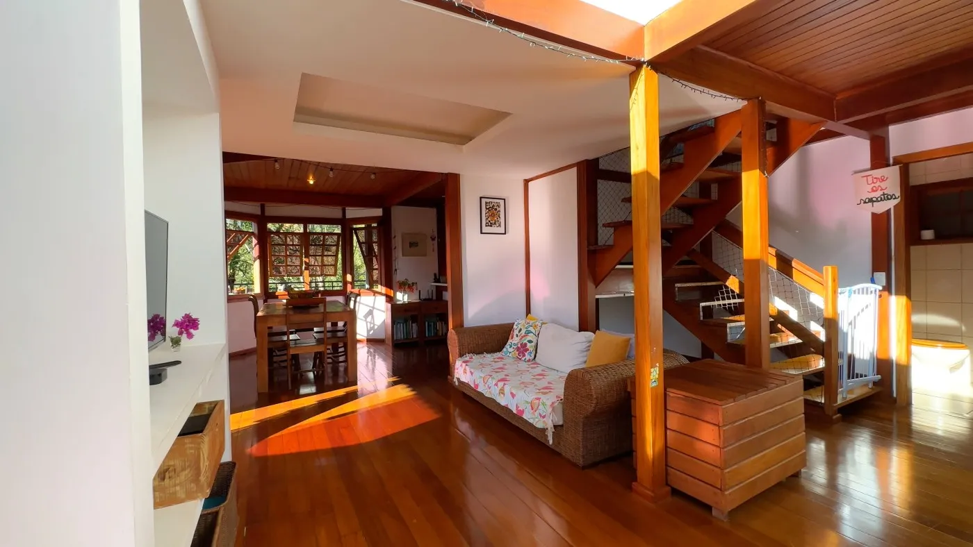 Imagem Casa em Condomínio para Venda em Petrópolis / RJ no bairro Cuiabá