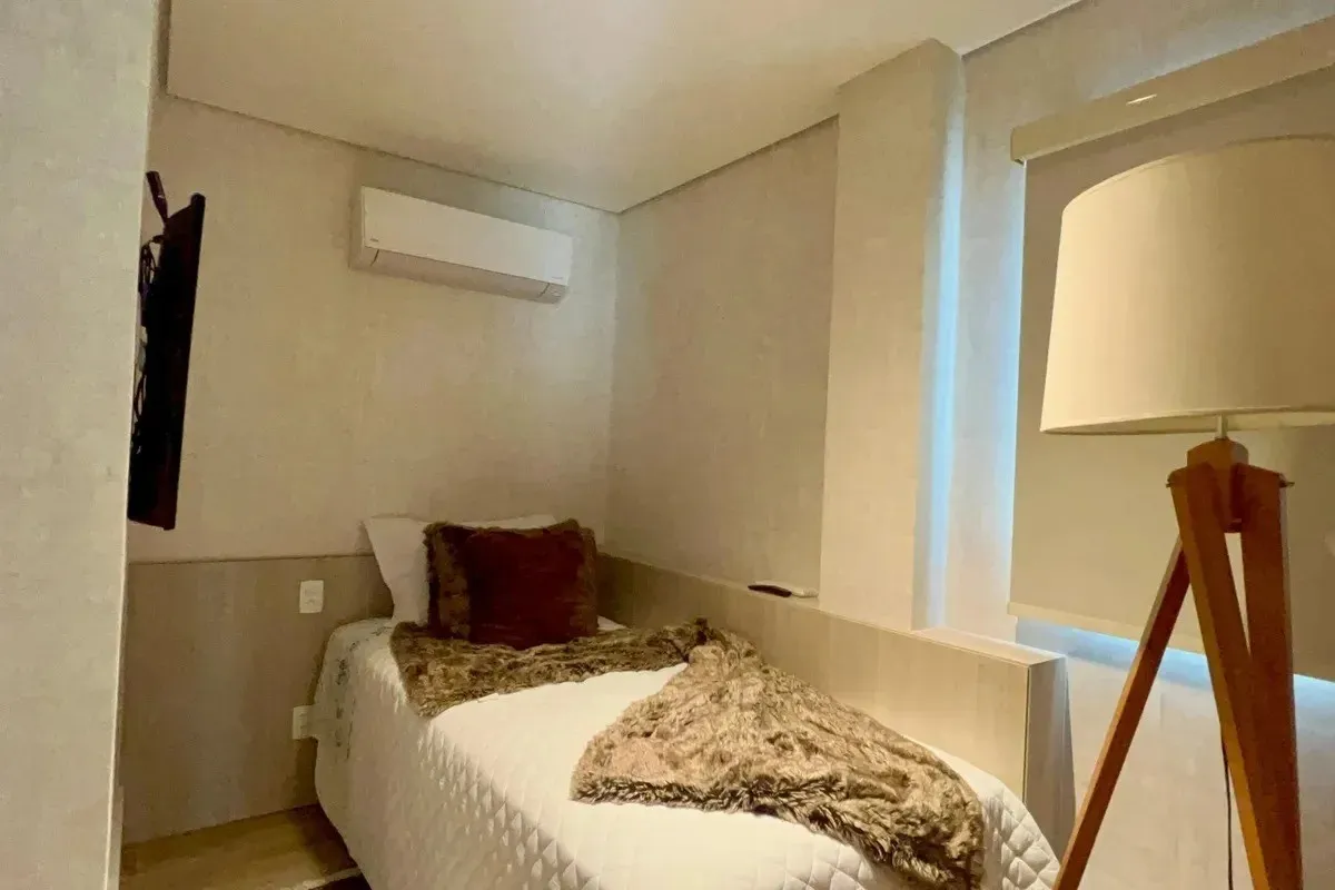 Imagem Apartamento para Venda em São Paulo, Pinheiros, 3 dormitórios, 1 suíte, 2 banheiros, 3 vagas