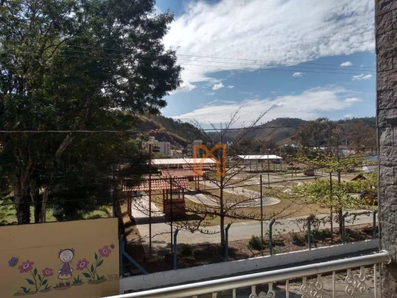 Imagem Casa com 5 dormitórios à venda, 300 m² por R$ 695.000,00 - São Sebastião - Itajubá/MG