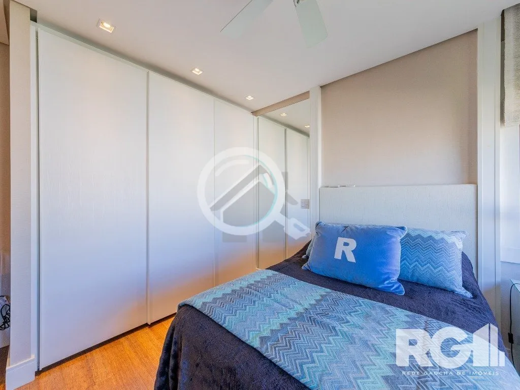 Imagem EXCLUSIVIDADE. Belíssimo apartamento com 245 m², mobiliado, com 3 suítes no bairro Moinhos de Ven...
