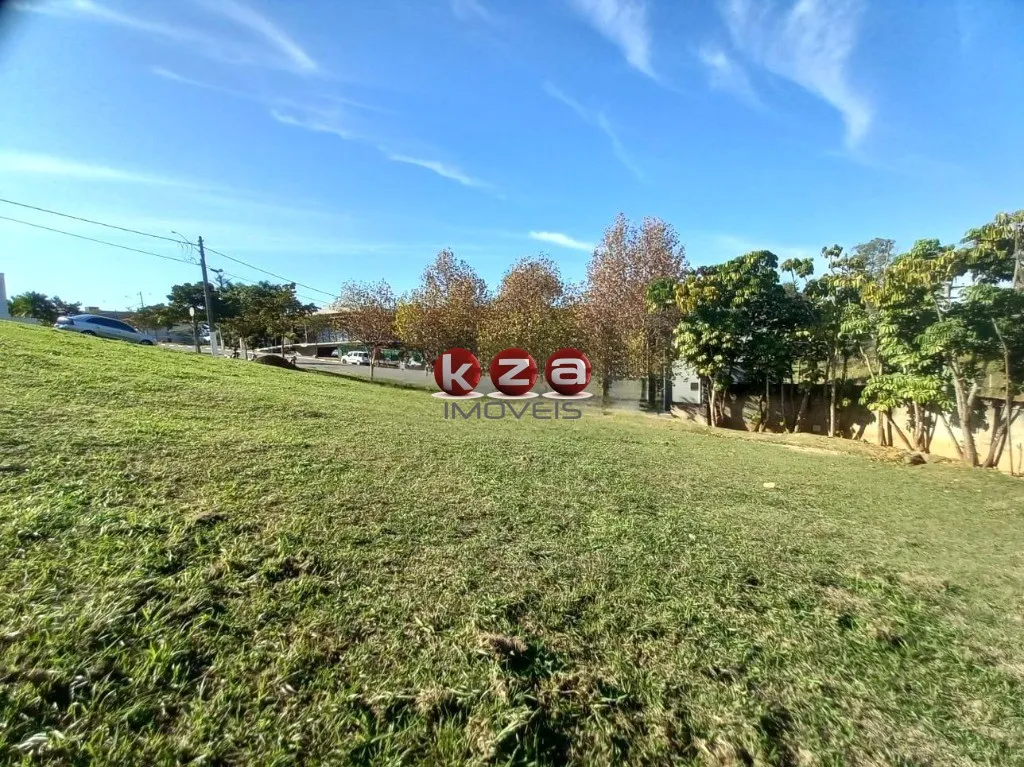 Imagem Terreno à venda em condomínio exclusivo em Valinhos-SP, 1.070m² de área no Condomínio Villa Lombarda.