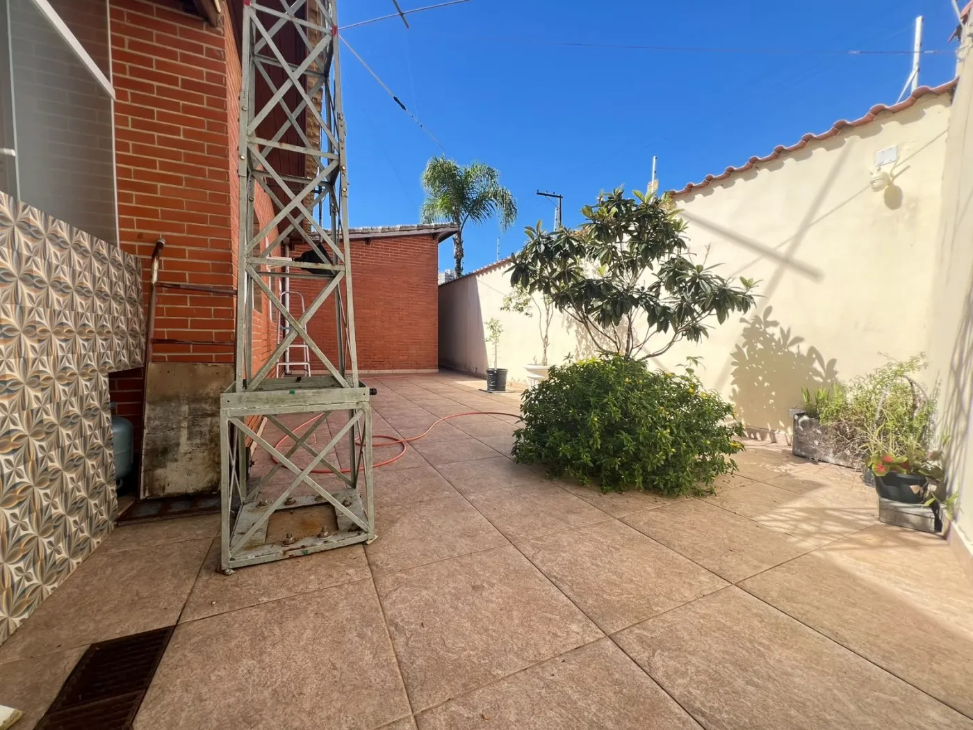 Imagem Casa para Venda em Praia Grande, Solemar, 3 dormitórios, 2 suítes, 1 banheiro, 2 vagas